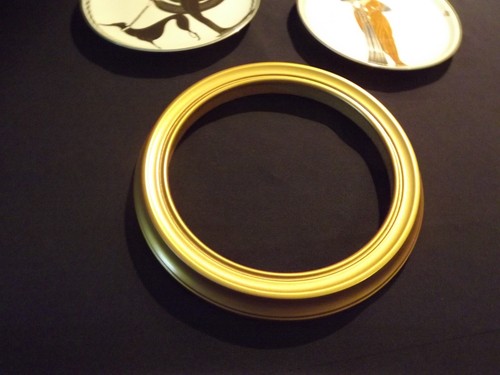 Round wood plate frame art - frame,